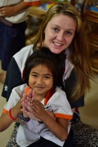 Emilie au Cambodge enfants Globalong