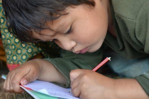 Donner des leçons aux enfants avec Globalong en Asie