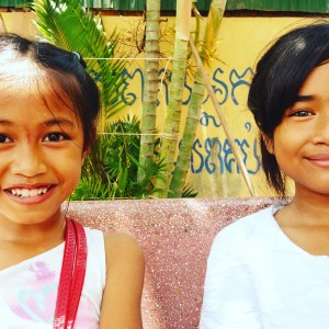 enfants du cambodge et complicité - GlobAlong 
