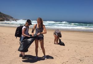 Etudiants en voyage humanitaire en Afrique