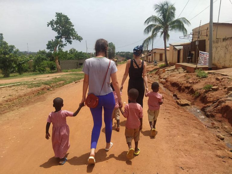 Voyage humanitaire en famille