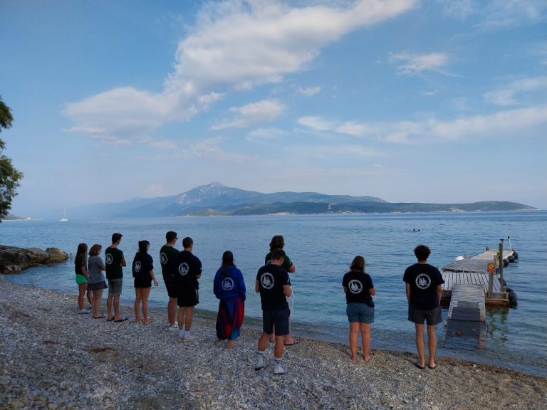Volontariat à court terme vs volontariat à long terme