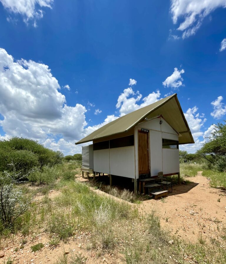 Premiers jours en mission - bungalow en Namibie