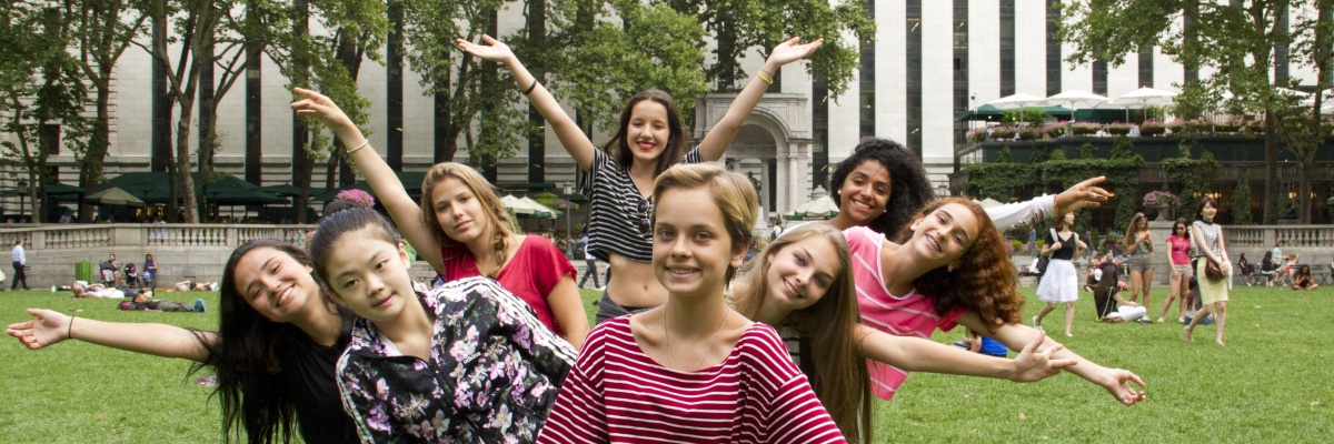 5 à 7 heures de cours de danse par semaine à Broadway Stage linguistique