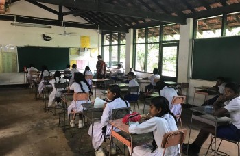 Enseigner l’anglais aux enfants au Sri Lanka