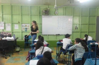 Programme de bénévolat social dans un centre éducatif prioritaire au Costa Rica. Stage étudiant