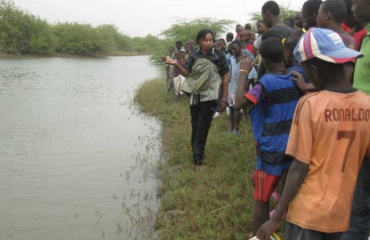 Bénévoles humanitaires contribuant à la sécurité alimentaire 