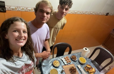 Bénévoles humanitaires en immersion totale au Maroc 