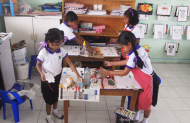 Bénévoles dans une école aux Maldives