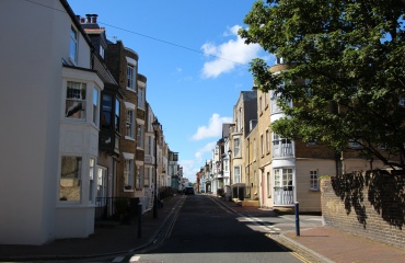 Rue résidentielle calme à Ramsgate, typique du cadre de vie anglais en bord de mer