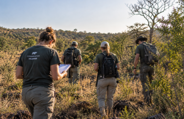 Volontaires participant à un travail de terrain en Afrique du Sud