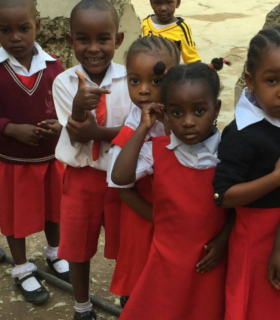 Bénévole en mission dans une école en Afrique 
