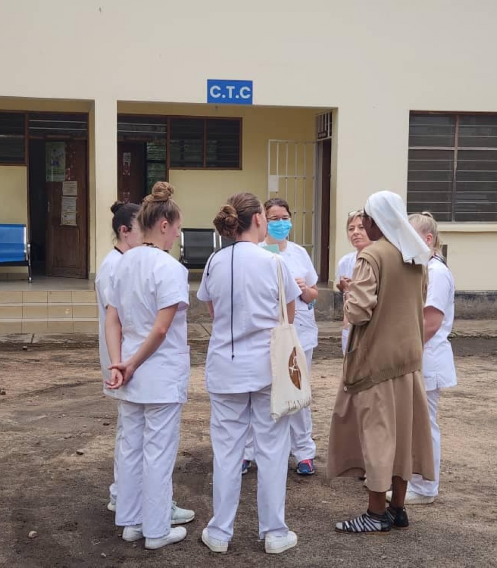 Équipe de Kinésithérapie en Tanzanie