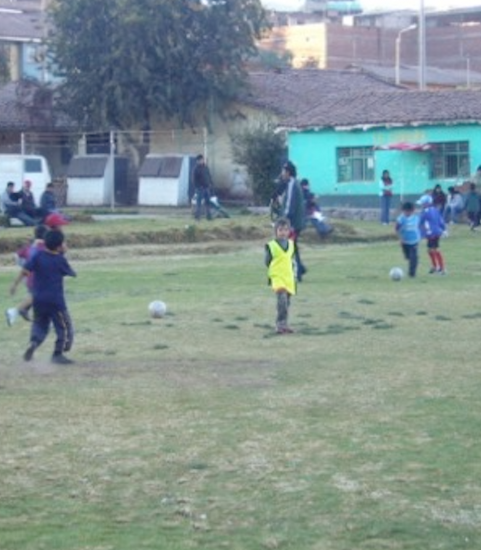 Stage dans une école football pour enfants à Cusco. 